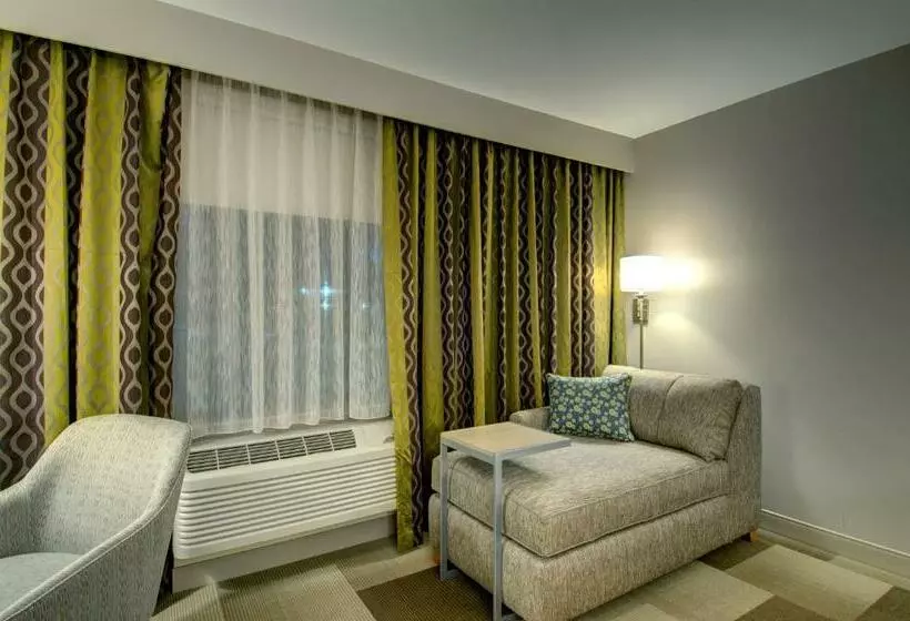 キングサイズベッドのスタンダードルーム, Hampton Inn Boston  Westborough