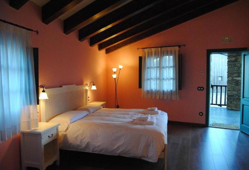 Classic room with balcony, Hosteria Toloriu 1848