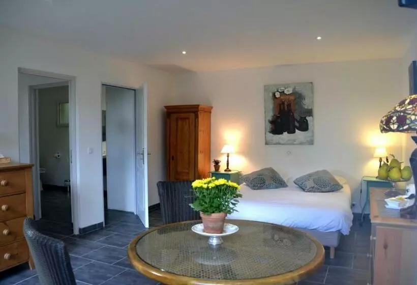 家族用バンガロー, Hôtel Les Grands Chênes