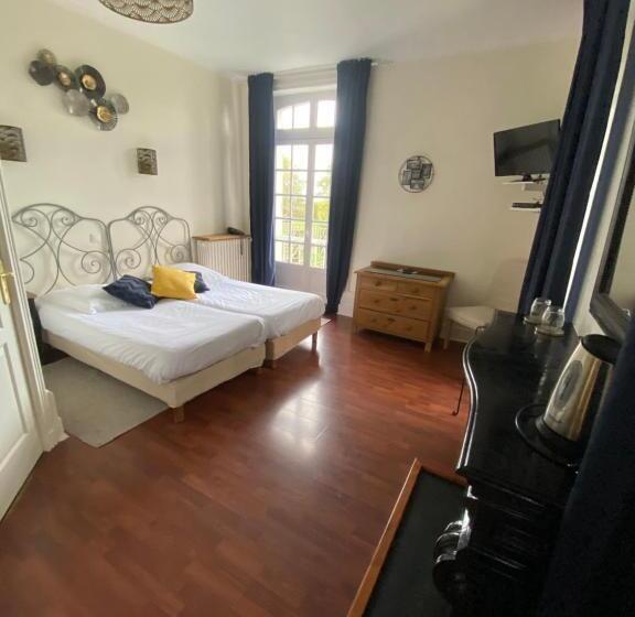 Номер Стандарт Вид на Сад, Hôtel Les Grands Chênes