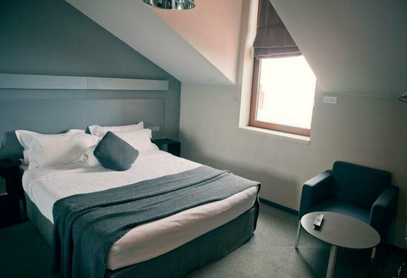 Quarto Ático, Kabadoni Boutique