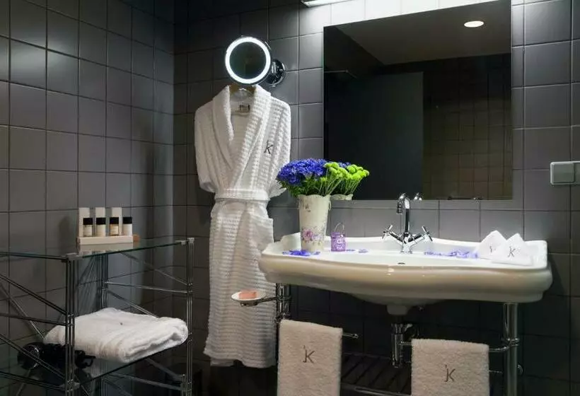 اتاق پنت هاوس, Kabadoni Boutique