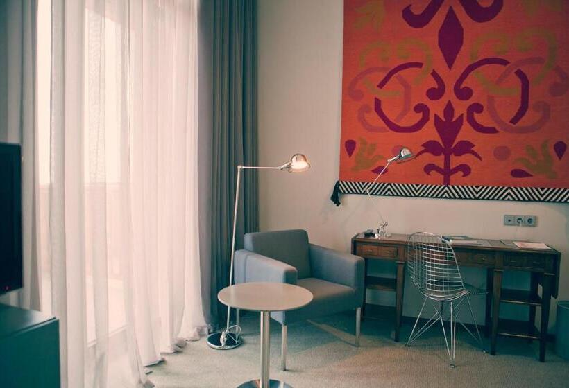 اتاق استاندارد با چشم‌انداز کوهستان, Kabadoni Boutique