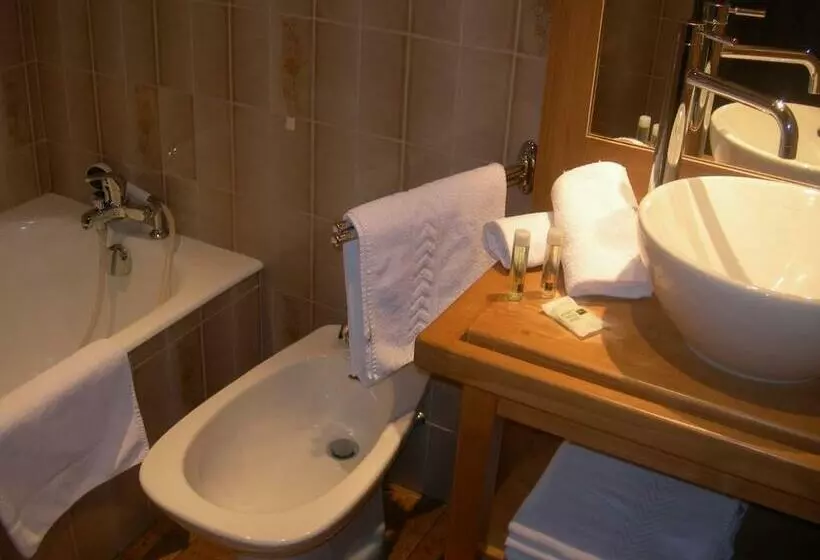 Standard Neljän Hengen Huone, Le Cordonant
