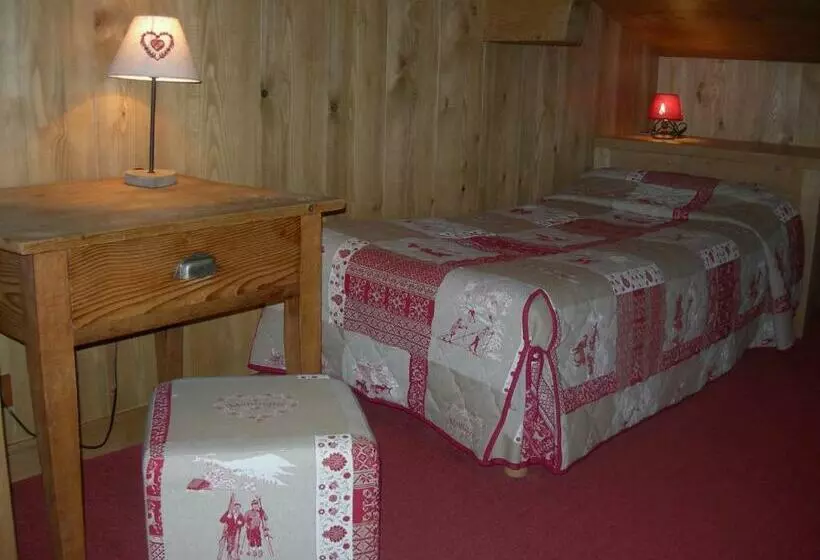 Standard Neljän Hengen Huone, Le Cordonant