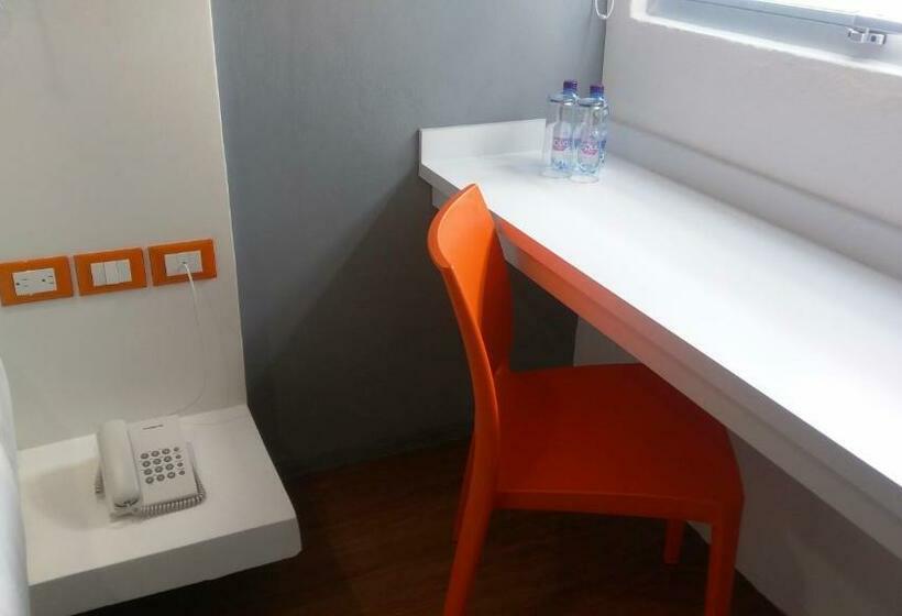 غرفه قياسيه سريرين مزدوجين, Star Express Puebla