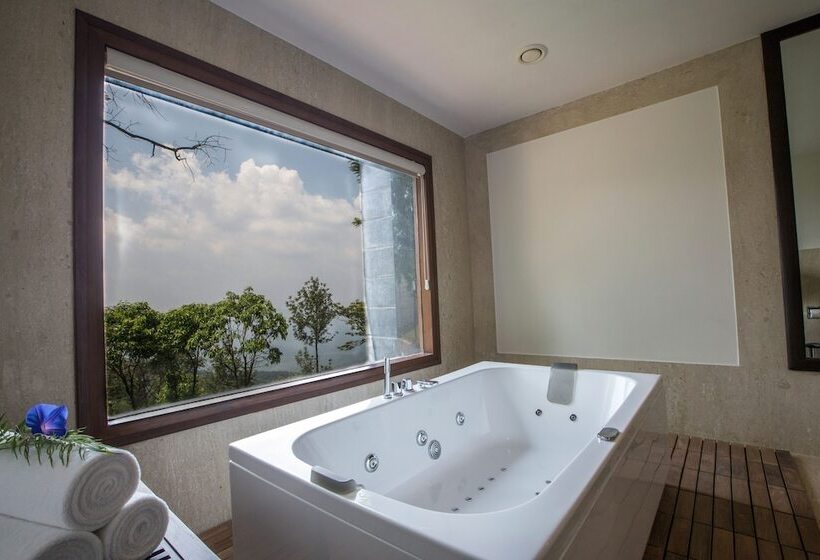 سوییت, Trivik Hotels & Resorts, Chikmagalur