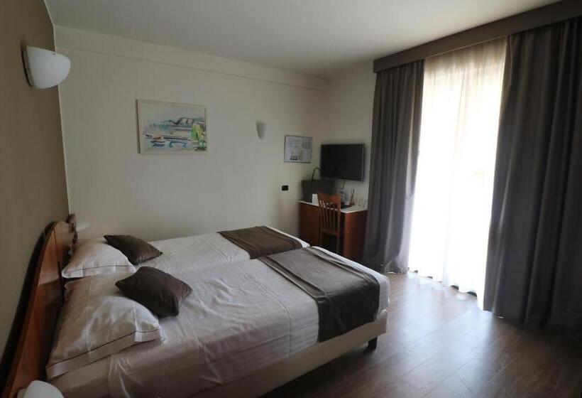 标准间带阳台, Villa Letizia