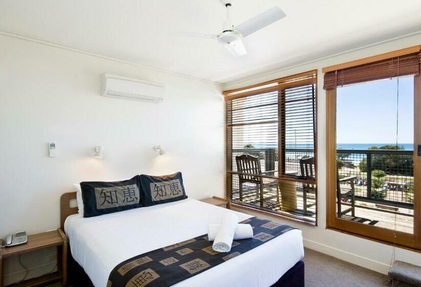 شقة 3 غرف مطلة على البحر, Lornebeach Apartments