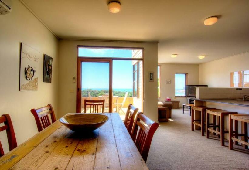 شقة 3 غرف مطلة على البحر, Lornebeach Apartments