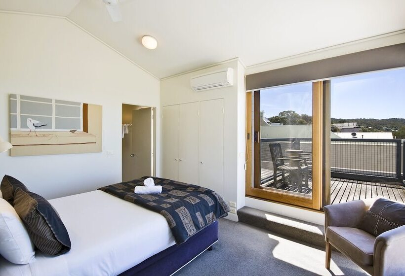 شقة 3 غرف مطلة على البحر, Lornebeach Apartments