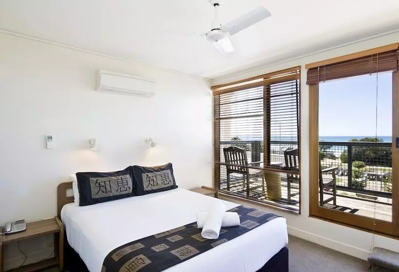 آپارتمان 3 خوابه با چشم‌انداز دریا, Lornebeach Apartments