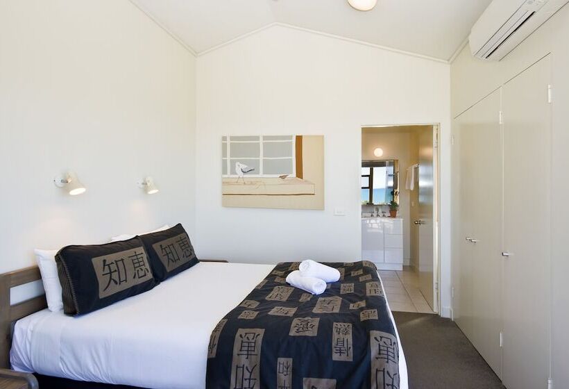 شقة 3 غرف مطلة على البحر, Lornebeach Apartments