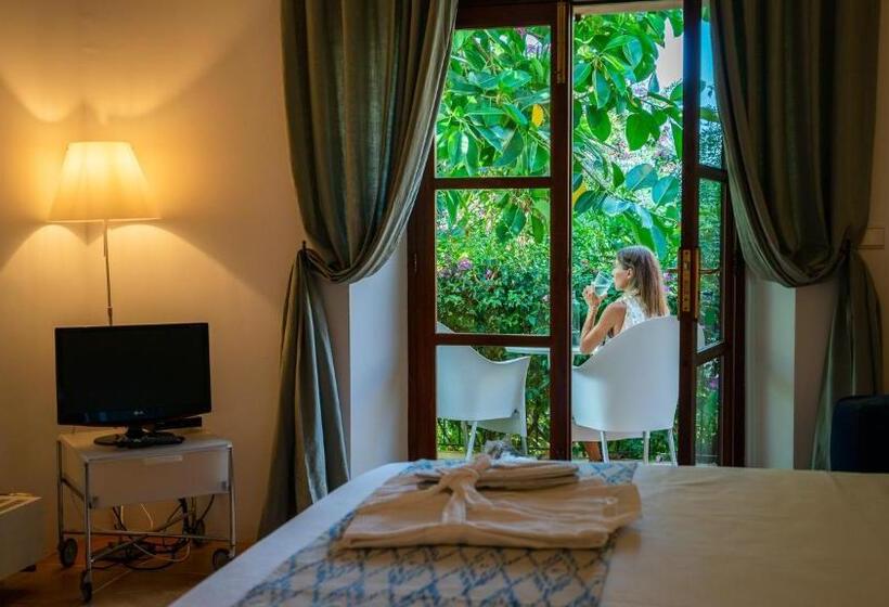 غرفة قياسية مزوَّدة بتراس, Can Verdera