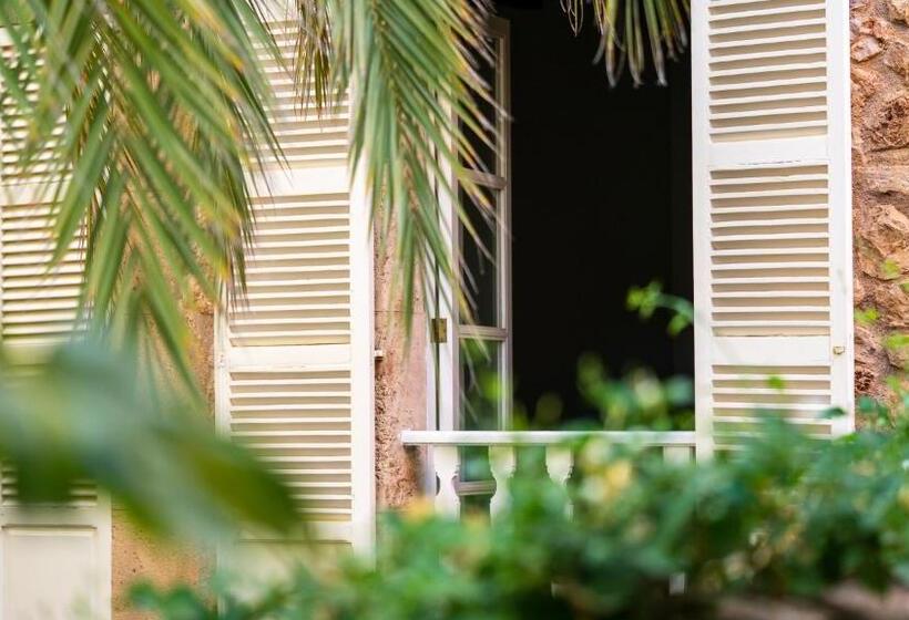 غرفة قياسية مزوَّدة بتراس, Can Verdera