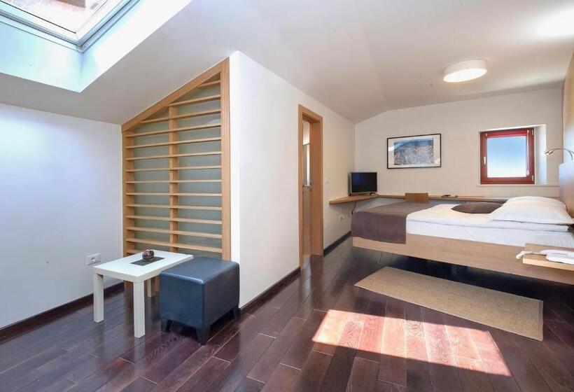 חדר דלוקס לשלושה עם נו לים, Boutique Wrungel