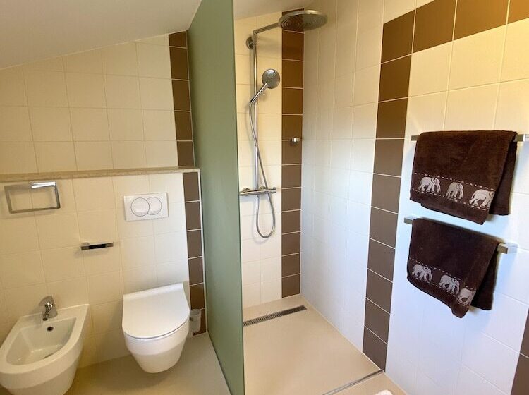 חדר דלוקס נוף לים, Boutique Wrungel