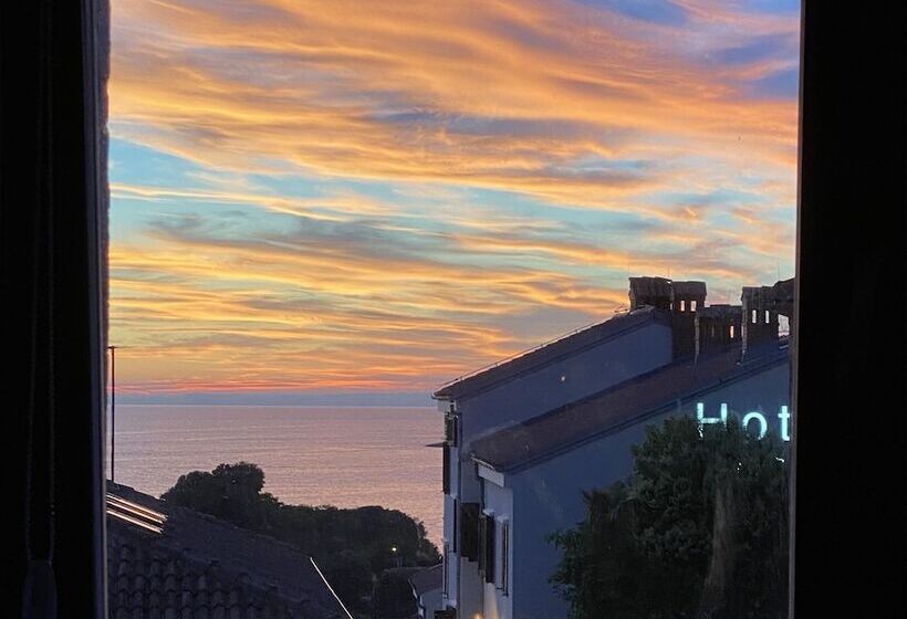 חדר דלוקס נוף לים, Boutique Wrungel