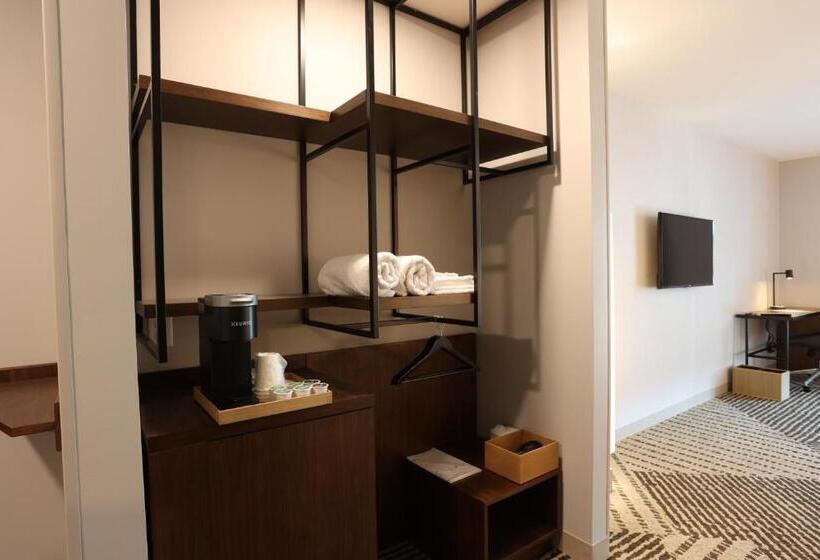 Номер Стандарт Кровать Кинг Адаптированный для Инвалидов, Cedartree Hotel Portland Hillsboro