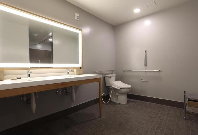 جناح, Cedartree Hotel Portland Hillsboro