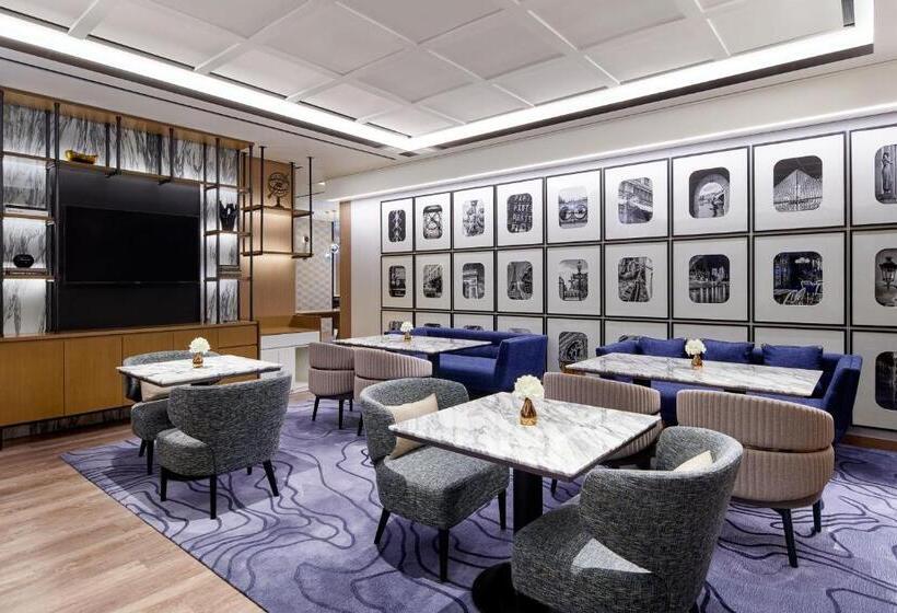 带大床的俱乐部房间, Le Méridien Seoul Myeongdong