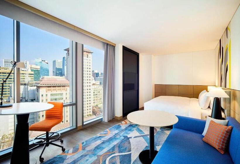 带城市景观和大床的豪华房间, Le Méridien Seoul Myeongdong