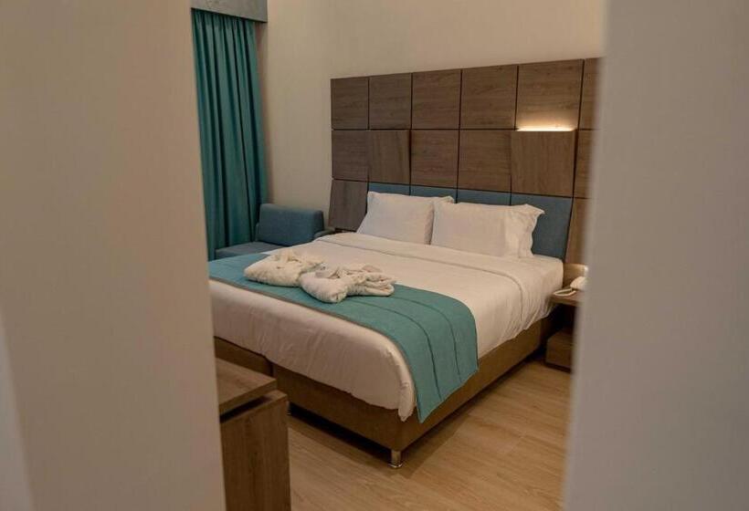 Quarto Familiar Deluxe, Mirror