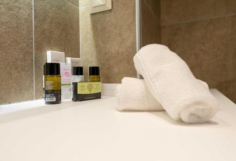 Quarto Familiar Deluxe, Mirror