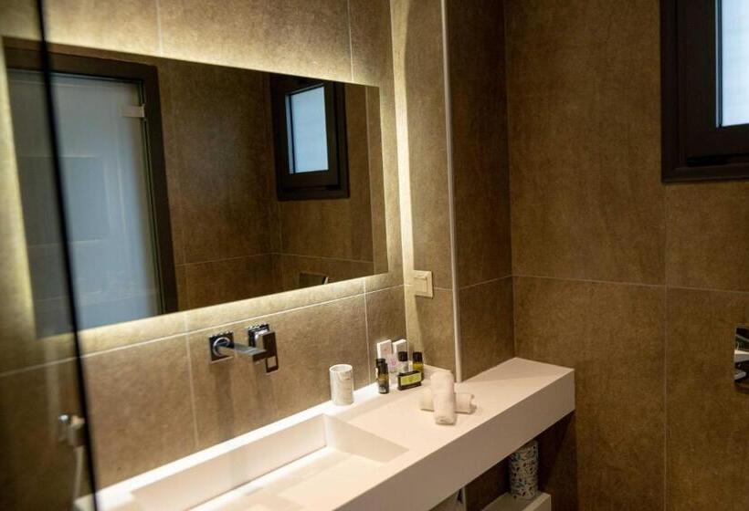 Quarto Familiar Deluxe, Mirror