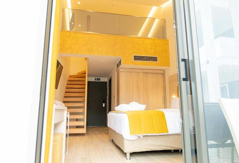 Suíte Vista Piscina, Mirror