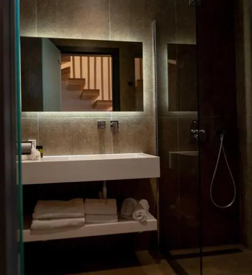 Suite Vista Piscina, Mirror