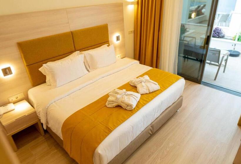 Suíte Vista Piscina, Mirror