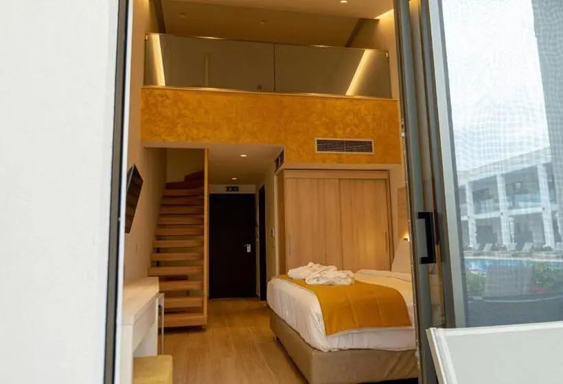 Suite, Mirror