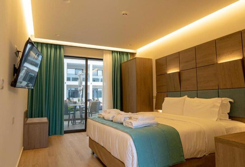 Quarto Estandar para Deficientes Físicos, Mirror