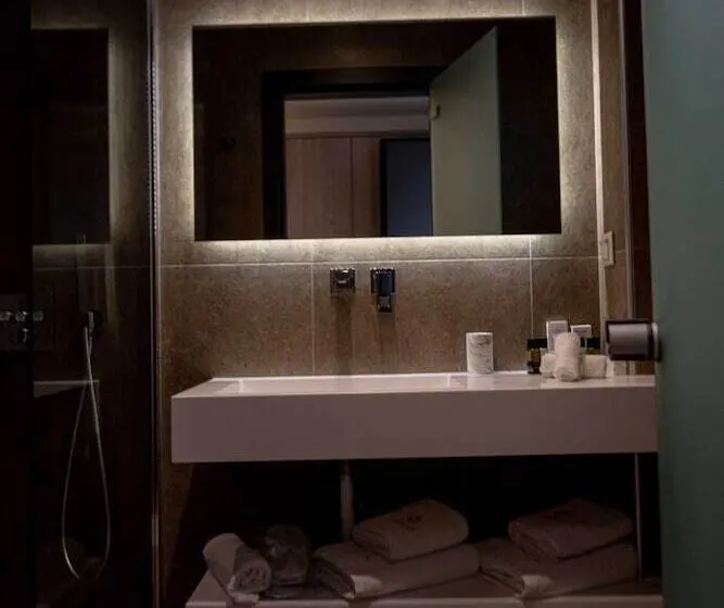 Quarto superior, Mirror