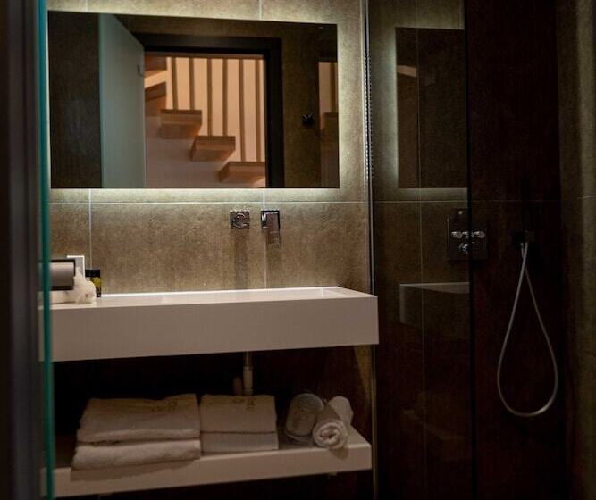 Quarto Superior, Mirror