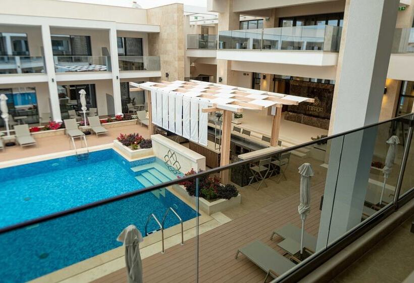 Quarto Deluxe, Mirror