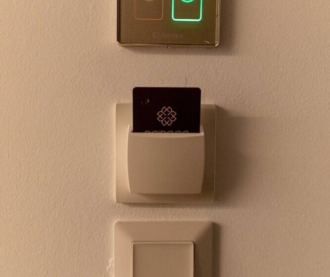 Quarto Deluxe, Mirror