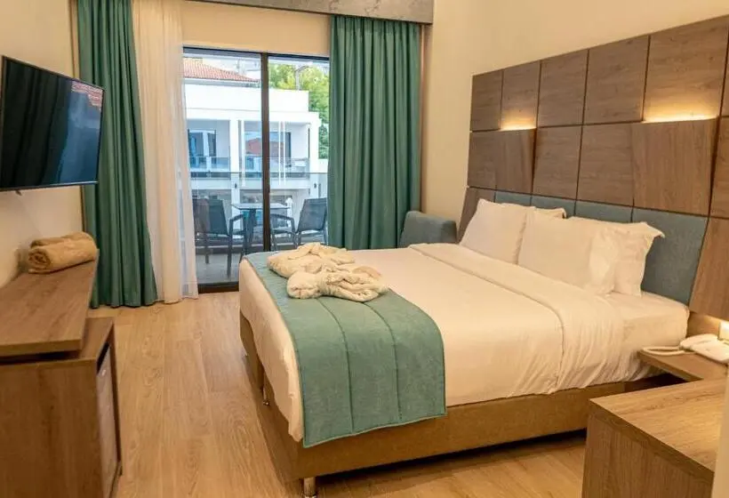 Quarto Familiar Deluxe, Mirror