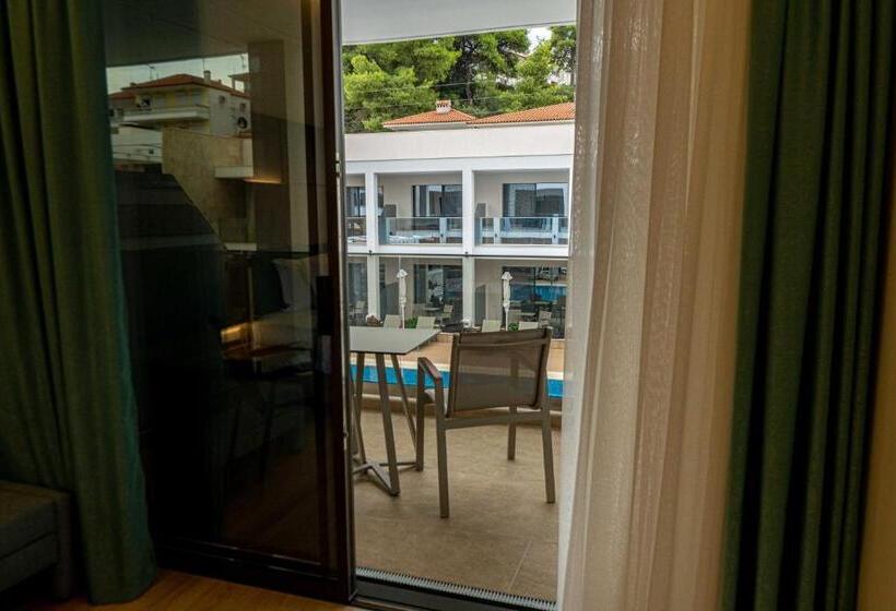 Quarto Familiar Deluxe, Mirror