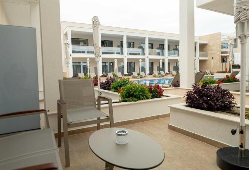 Suíte Vista Piscina, Mirror