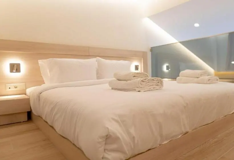Suite, Mirror