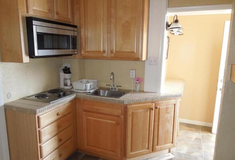 إستوديو قياسى, Sifting Sands Motel