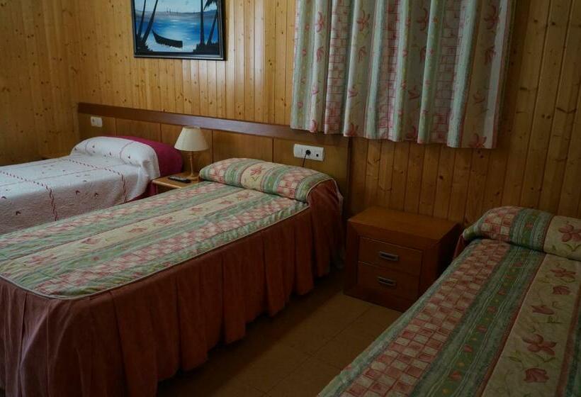 Номер Стандарт Трехместный, Hostal Camino Real