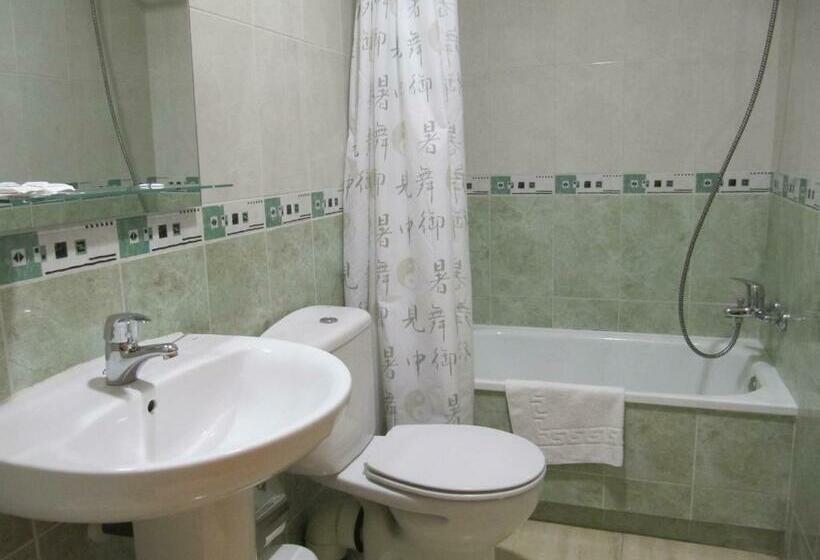 스탠다드 룸, Hostal Meseguer