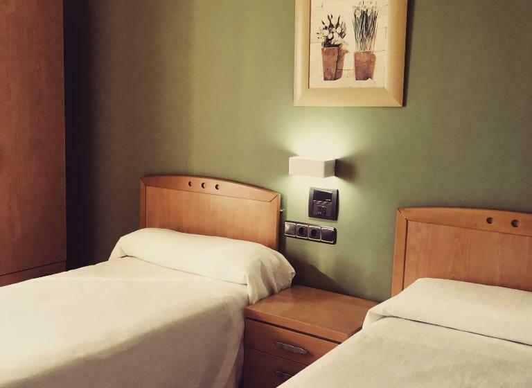 스탠다드 룸, Hostal Meseguer