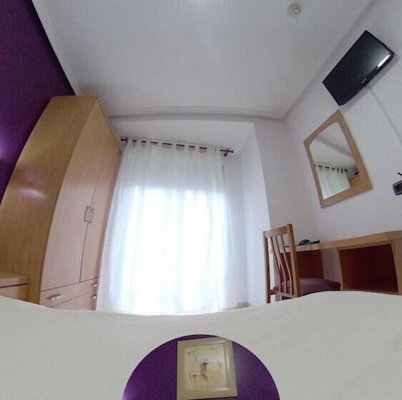 Номер Стандарт Трехместный, Hostal Meseguer