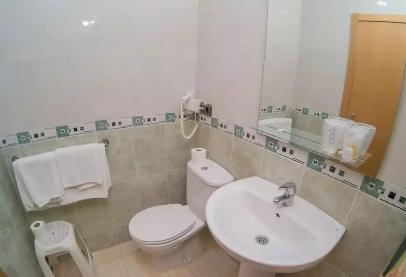 スタンダードトリプルルーム, Hostal Meseguer