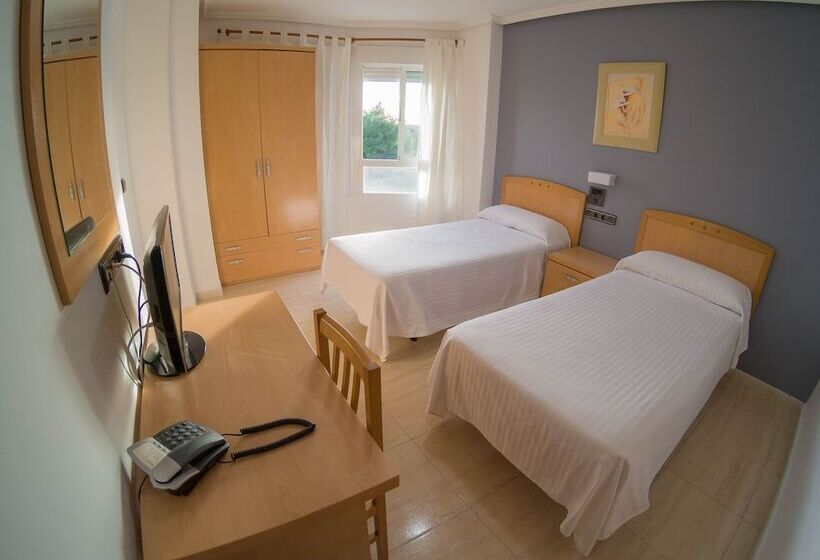 Номер Стандарт, Hostal Meseguer