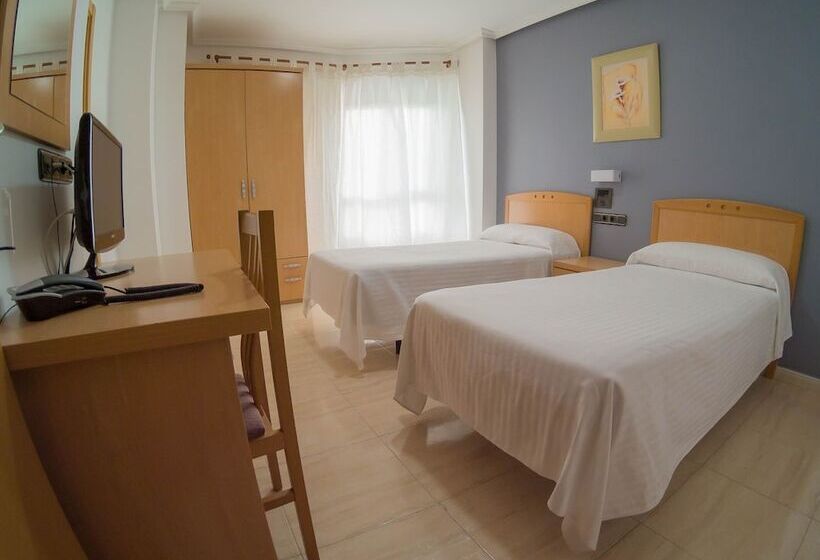 Номер Стандарт, Hostal Meseguer